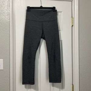 Lululemon Cropped Heather Gray Legging Size 8